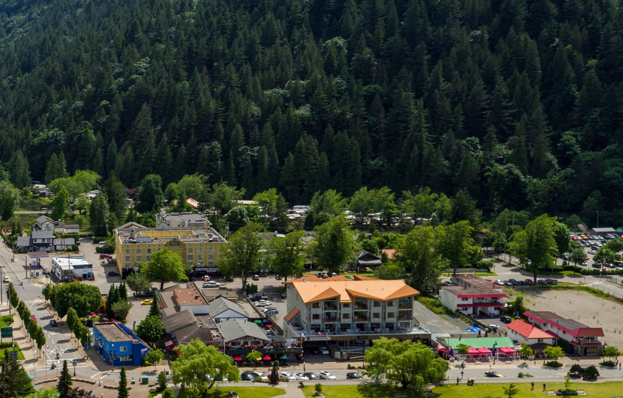Harrison Beach Hotel Harrison Hot Springs Eksteriør billede