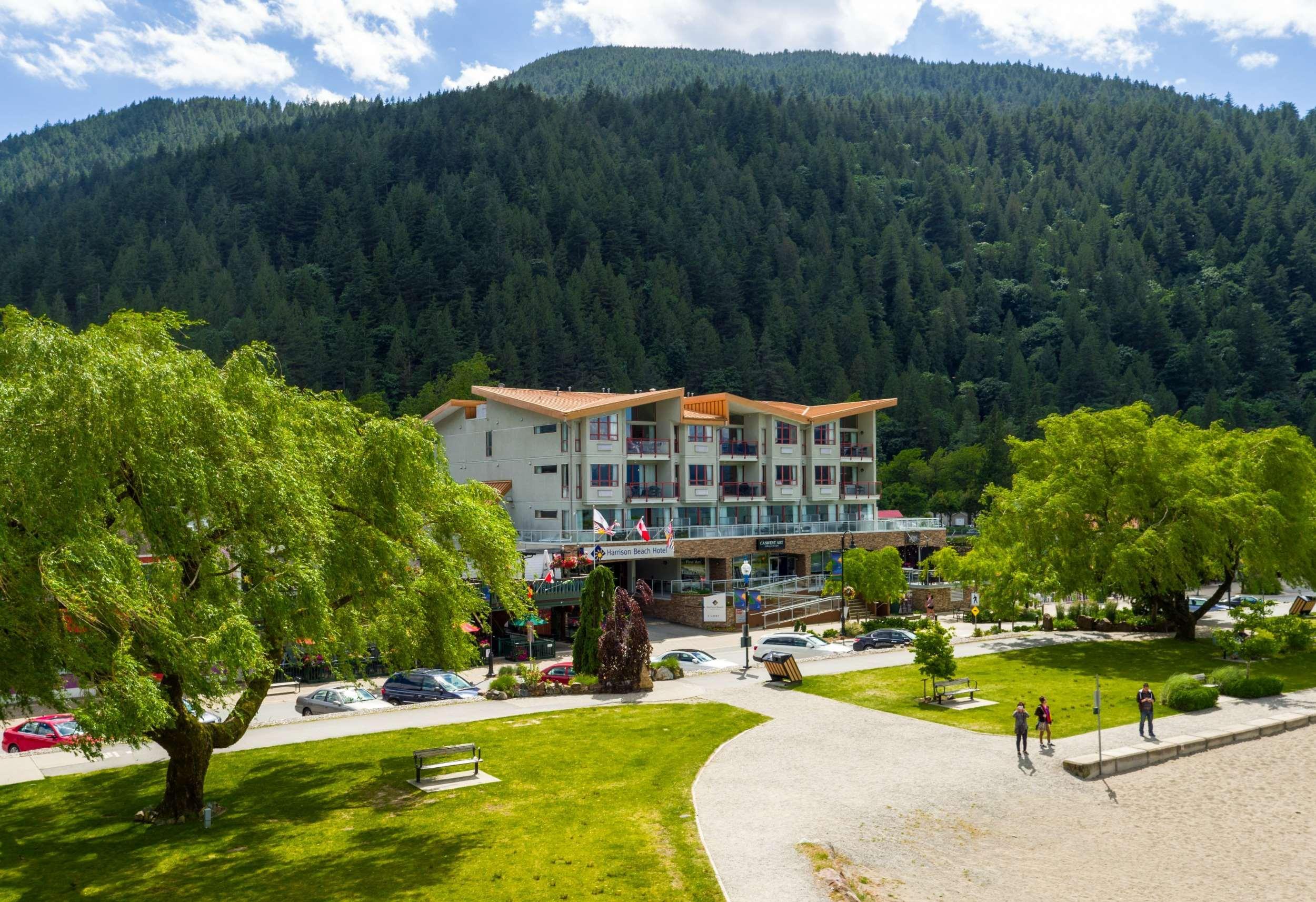 Harrison Beach Hotel Harrison Hot Springs Eksteriør billede