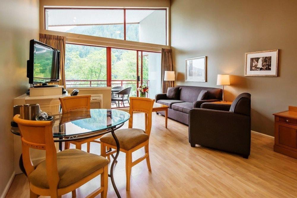 Harrison Beach Hotel Harrison Hot Springs Eksteriør billede